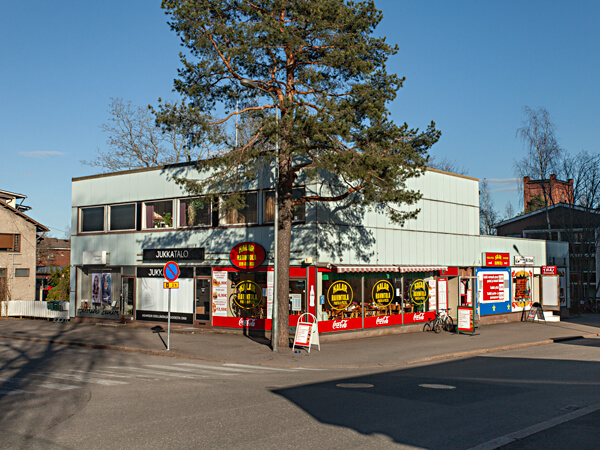 Valtakadun ja Parantolankadun kulma